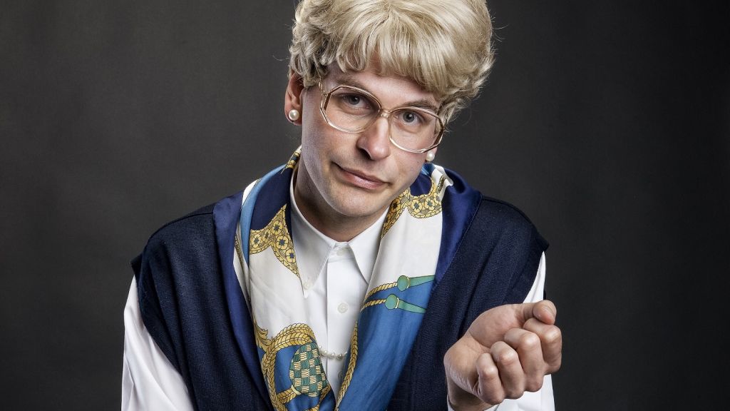 Cilli Alperscheid tritt bei der Prunksitzung in Bleche auf.