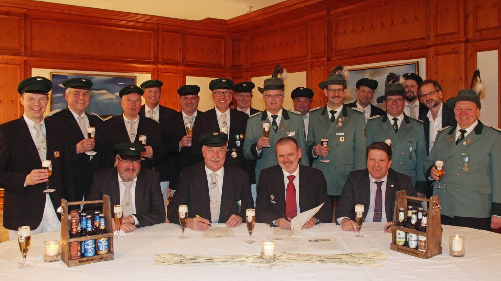 Der Schützenverein St. Blasius Grevenbrück, Kreisschützenbund und Krombacher Brauerei freuen sich auf das Kreisschützenfest 2018.