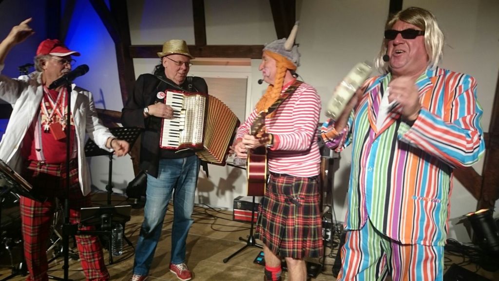 Bringen Kölsch-Rock in den Alten Bahnhof nach Hützemert: die „Driem Beus“.