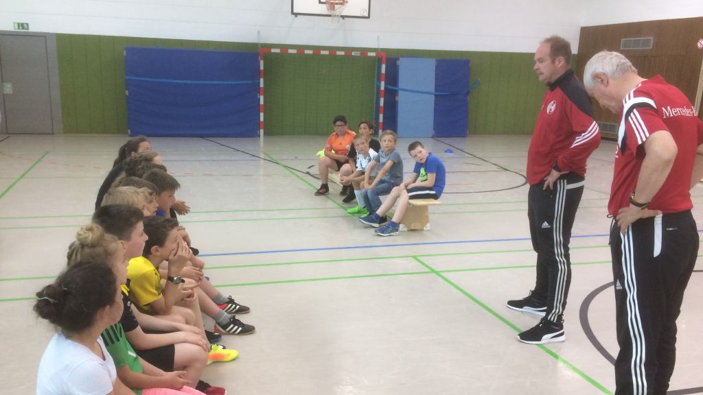 DFB-Mobil zu Gast bei der Gallenberg-Schule in Olpe