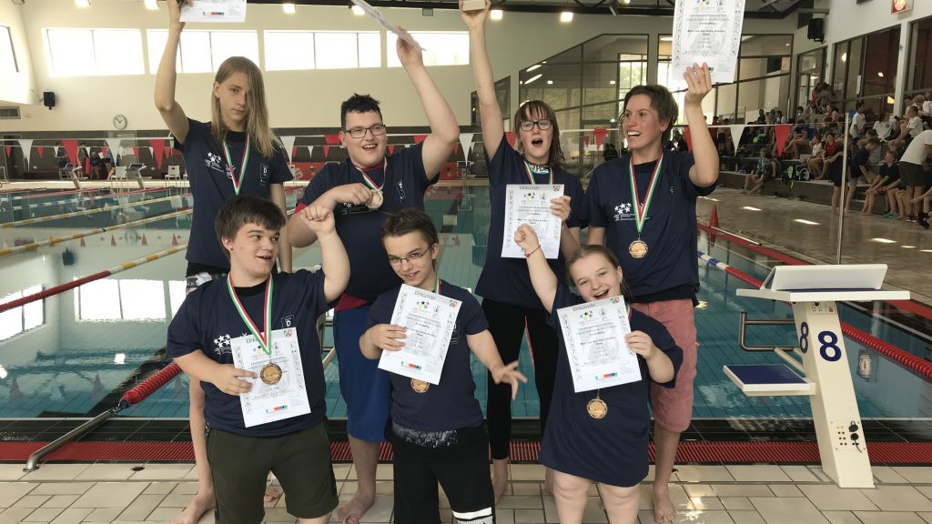 Jubel bei den Olper Schülern: In Essen haben sie sich für das Landesfinale der Paralympics qualifiziert.