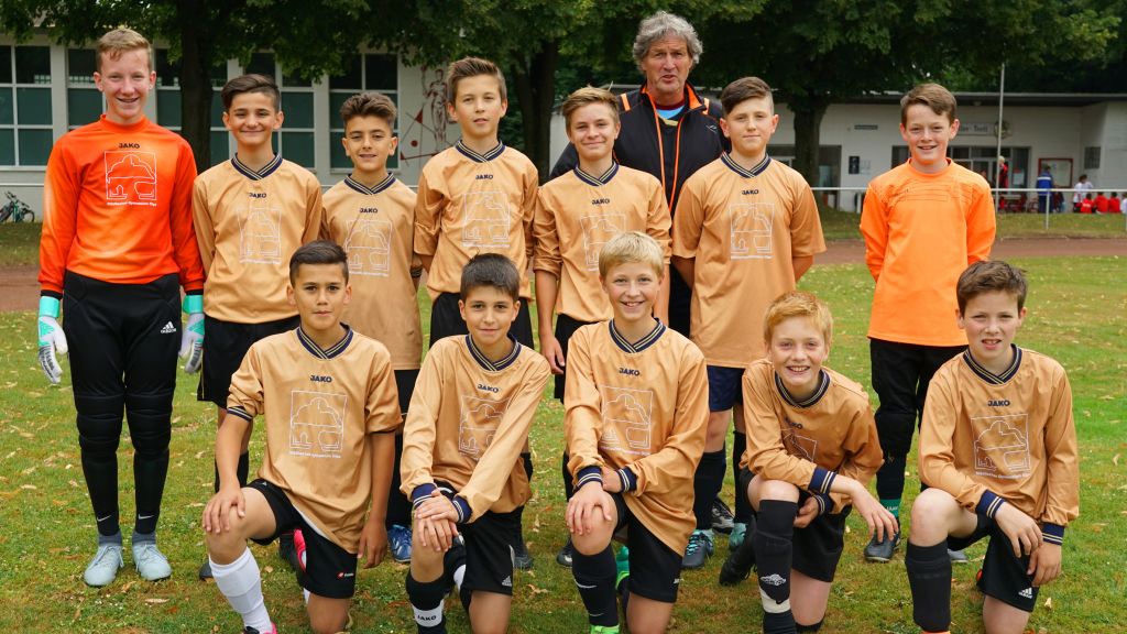 Strahlende Sieger: Die SGO-Mannschaft belegte beim NRW-Landesfinale in Soest den ersten Platz.