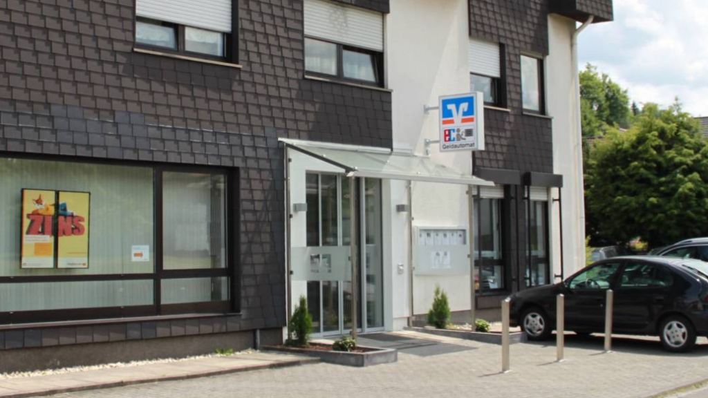 Volksbank eröffnet umgebaute SB-Filiale in Heggen