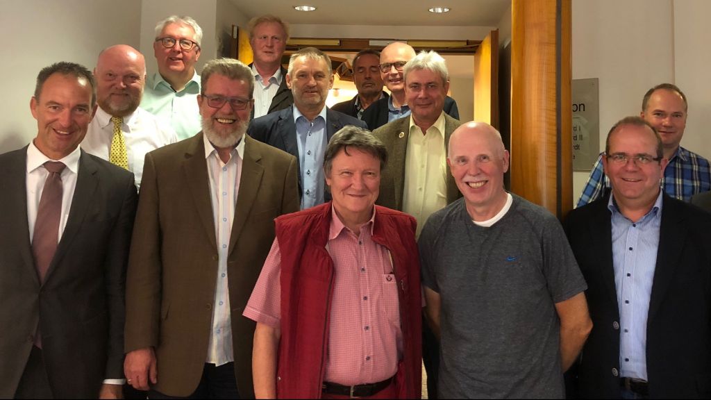 Der Kontaktkreis der Schützenverbände in NRW. Den Kreis Olpe vertraten Bundesoberst Martin Tillmann und Kreisoberst Markus Bröcher sowie als Gast Jochen Ritter, Landtagsagbeordneter.