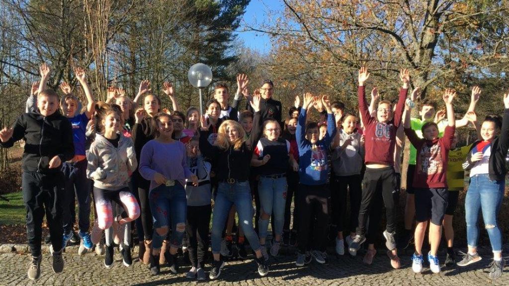 35 Schüler aus fünf Schulen haben sich jetzt zum Sporthelfer ausbilden lassen.