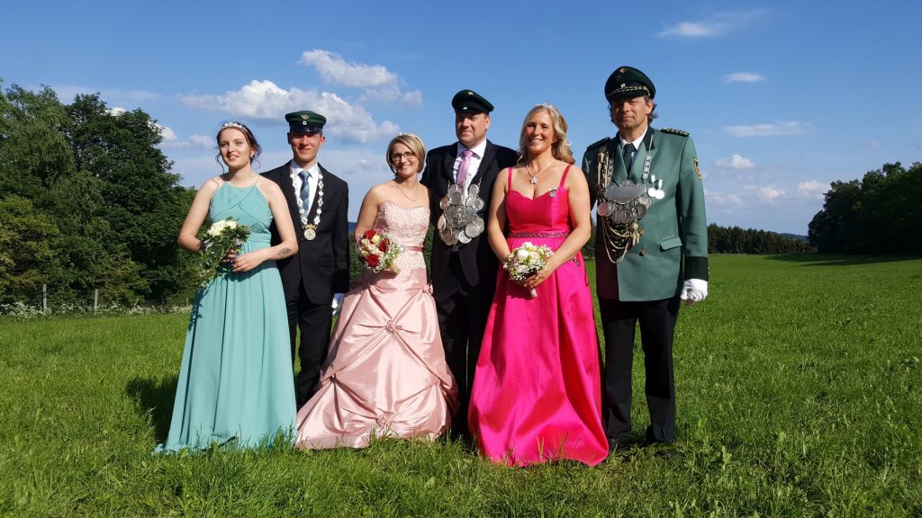 Die amtierenden Majestäten freuen sich auf den Schützenball in Frenkhausen.