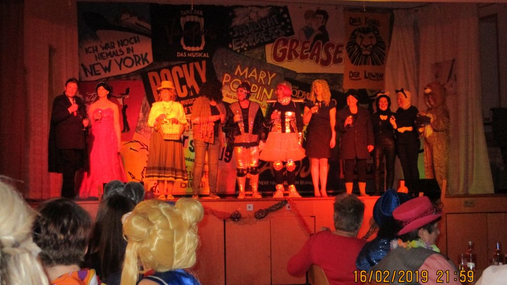 Stimmungsvoller Frauenkarneval in Brachthausen