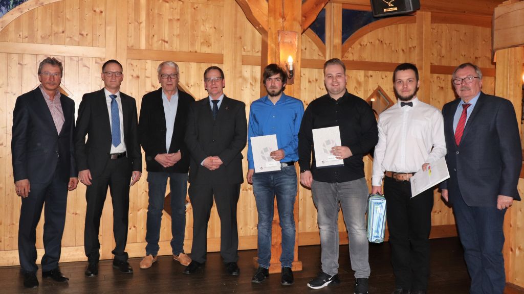 Die freigesprochenen Gesellen der Olper Innung Sanitär-Heizung-Klima.