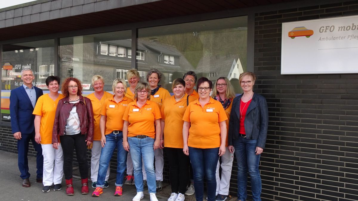 Freut sich über den neuen Standort in Kirchhundem: Das Team des ambulanten Pflege- und Betreuungsdienstes GFO mobil. 