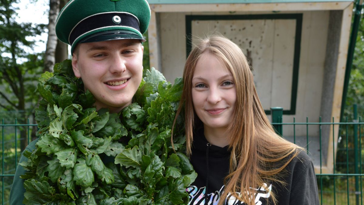 Das neue Jungschützenkönigspaar in Ennest: Noah Koch und Jenny Toczkowski.