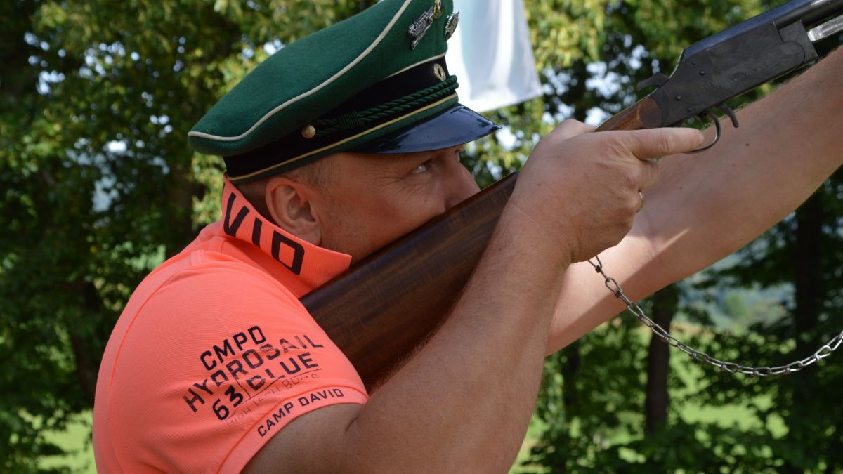 König Willy Kamp möchte den Vogel beim Bundesschützenfest in Medebach ins Visier nehmen.
