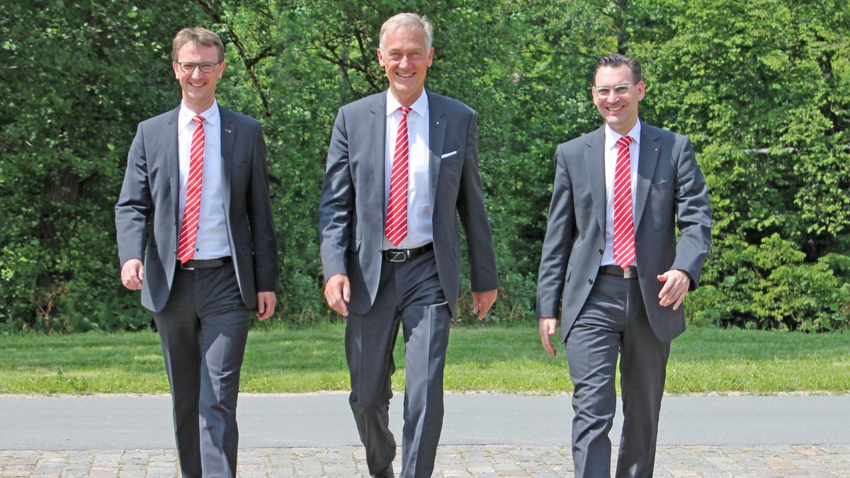 Der Vorstand der Sparkasse Mitten im Sauerland: Peter Vogt, Peter Schulte und Frank Nennstiel (von links).