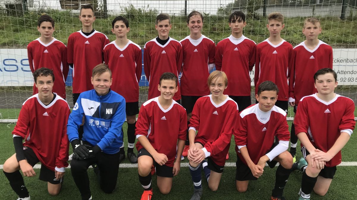 Das Fußball-Team der St.-Franziskus-Schule freut sich über den Kreistitel und blickt gespannt auf das Bezirksfinale im April 2020.