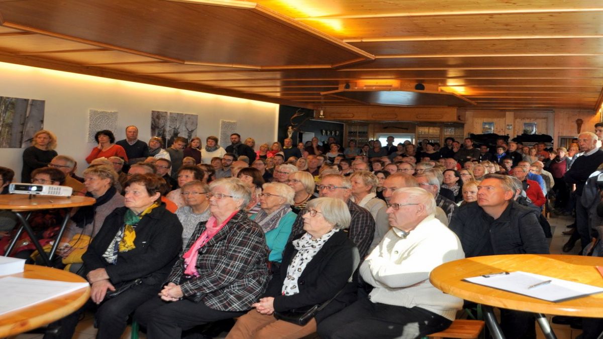 Mehr als 200 Ottfinger sprachen sich für die Weiterführung des Dorfladens aus. 