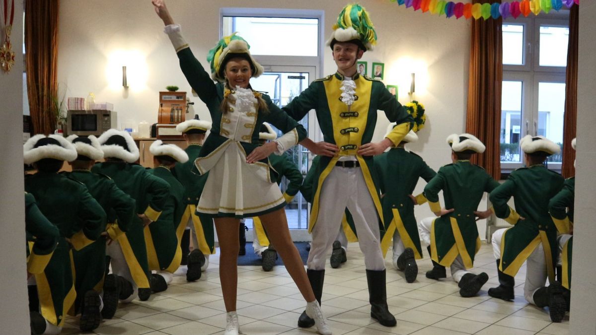 Ein schwungvolles Tänzchen erfreute die Bewohner und Gäste im GFO Franziskaner-Hof. 