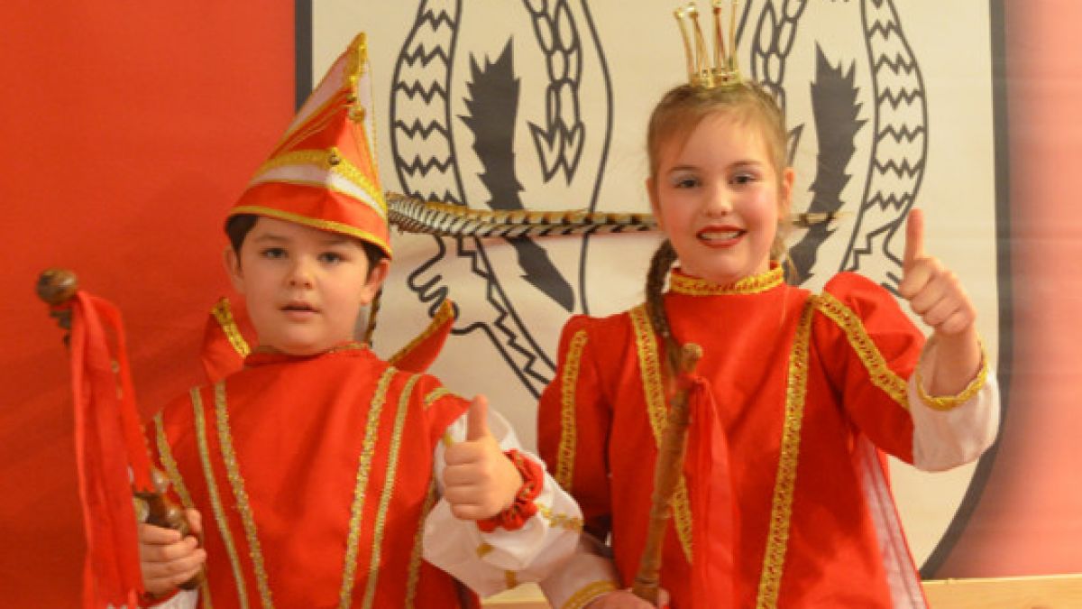 Regieren das Meggener Kindervolk: Prinz Nico Hufnagel und Prinzessin Carla Stroß.