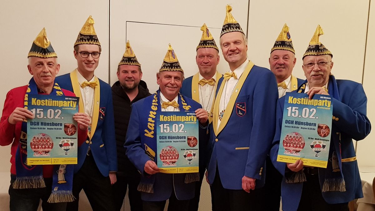 Der Elferrat freut sich auf die Kostümparty. 