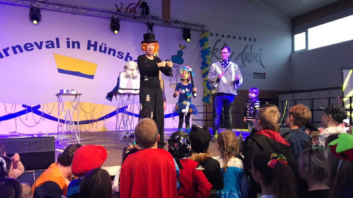 Bunt und abwechslungsreich: der Kinderkarneval in Hünsborn. 