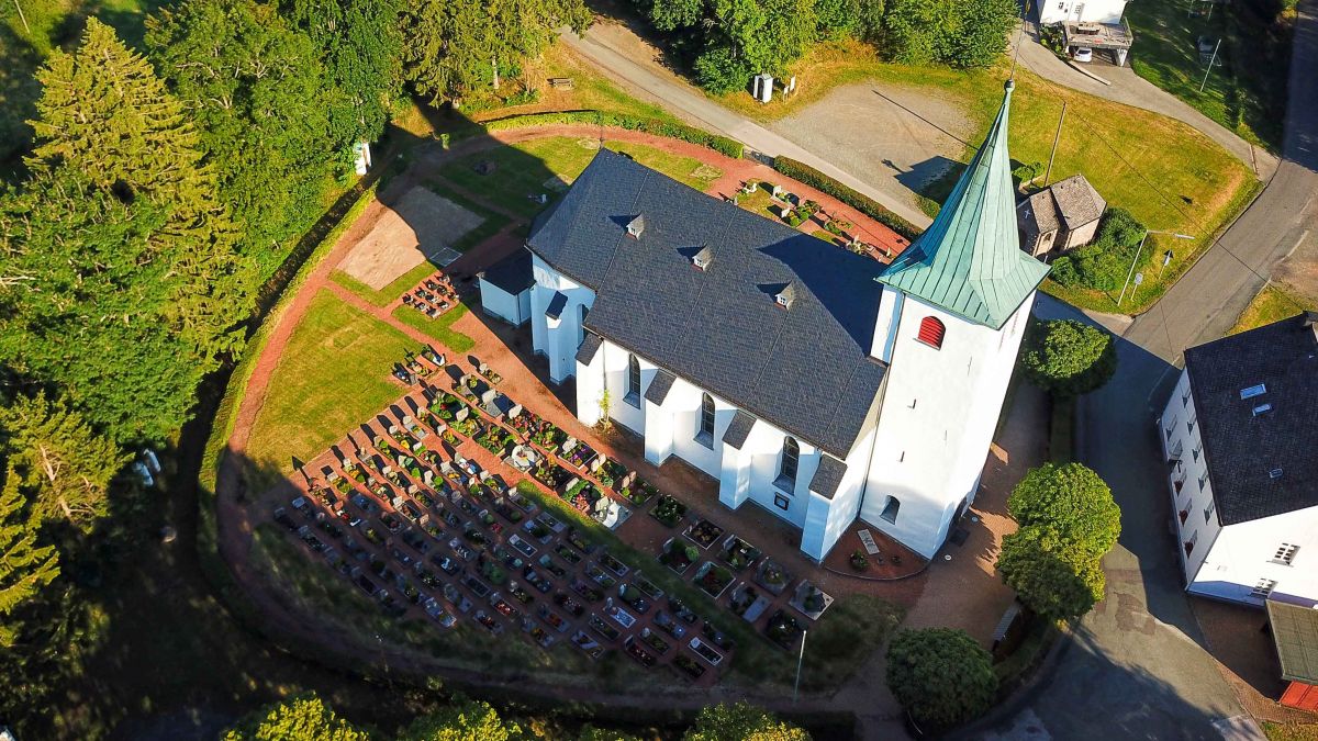 Schützenverein Kohlhagen feiert Messe auf dem Pilgerplatz