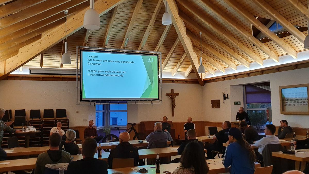 Zahlreiche Gäste waren zur Versammlung des MTB Wendener Land gekommen.