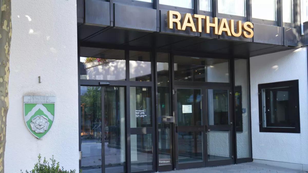 Im Ratssaal der Gemeinde Finnentrop finden Ausschusssitzungen statt. 