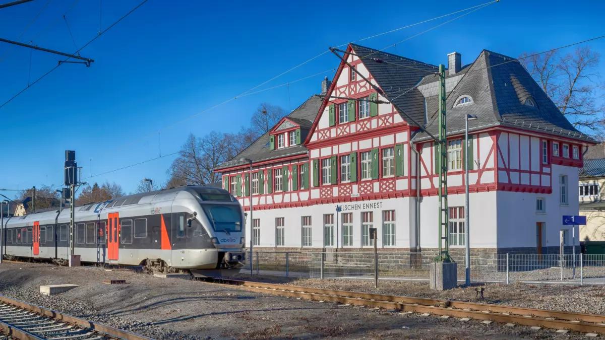 Symbolfoto: Der Bahnhof in Welschen Ennest.