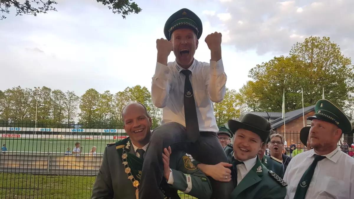 Schützenfest 2019 in Altenhof: Jubel beim Schützenkönig Thomas Schönauer.