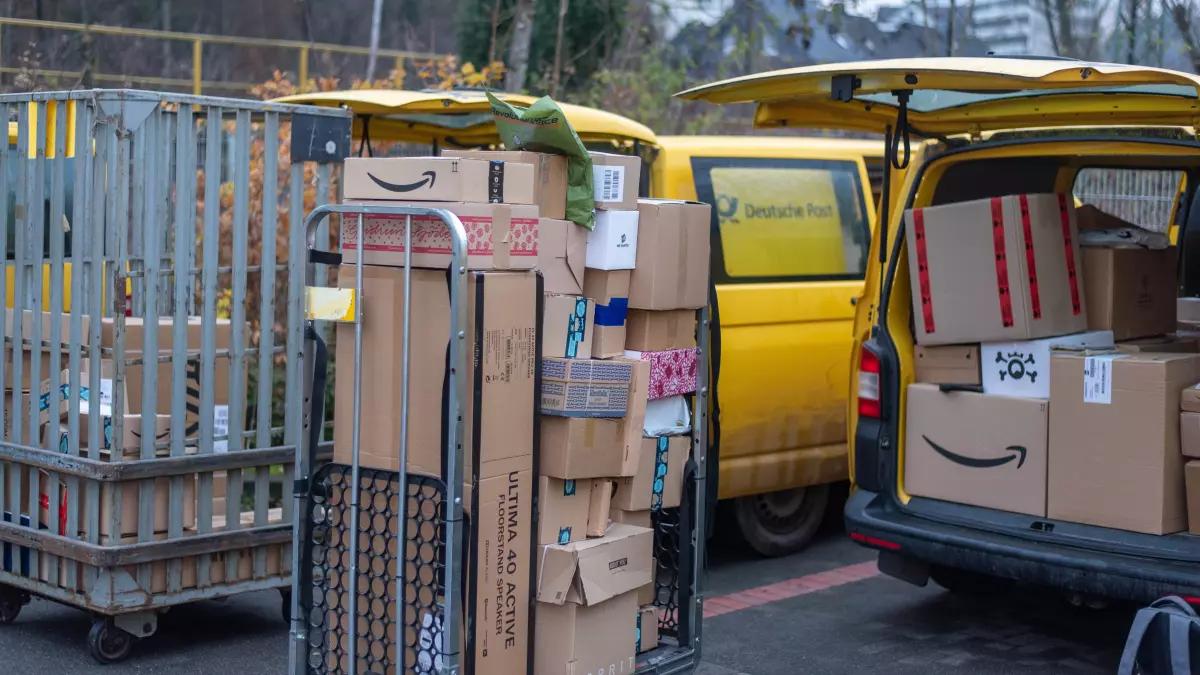 Die 40 Mitarbeiter der Deutschen Post wechseln von Altenhundem (Foto) nach Trockenbrück.