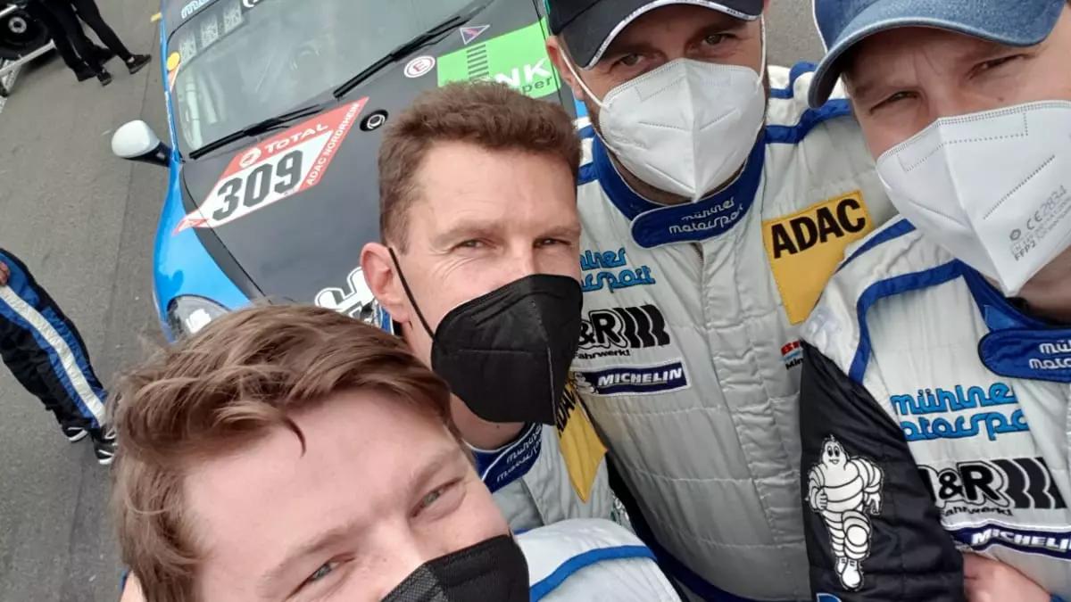 Das Rennquartett um Marcel Hoppe, Thorsten Jung, Michael Rebhan und Oskar Sandberg war mit der Leistung am Nürburgring zufrieden.