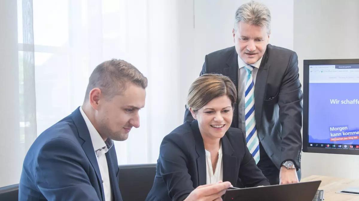 Stehen für Fragen zur Abwicklung der Unwetterschäden zur Verfügung: die Berater der Volksbank Bigge-Lenne.