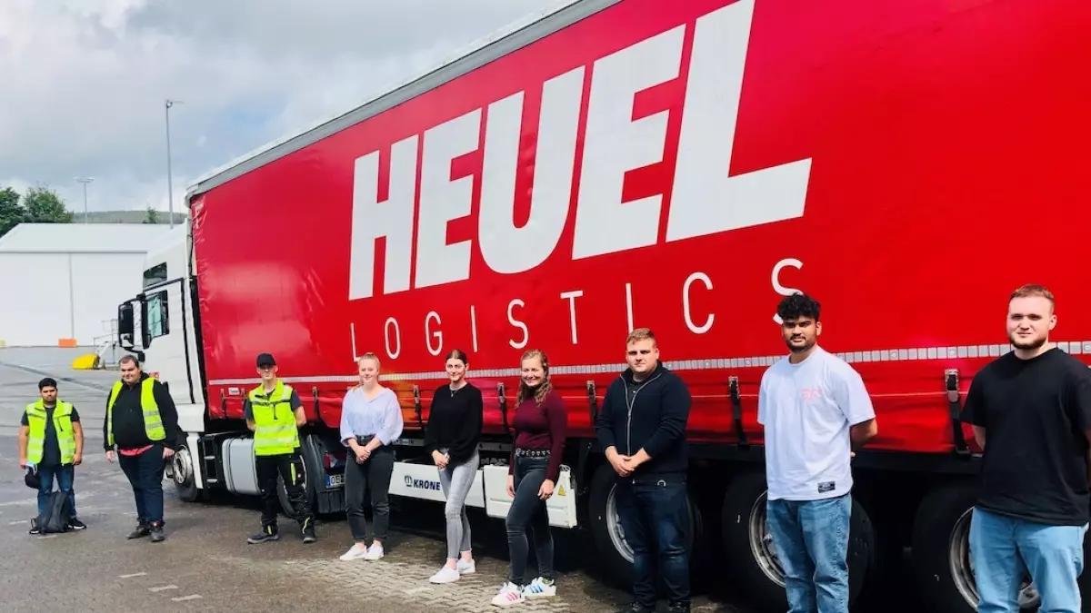 Die neuen Azubis von HEUEL LOGISTICS.