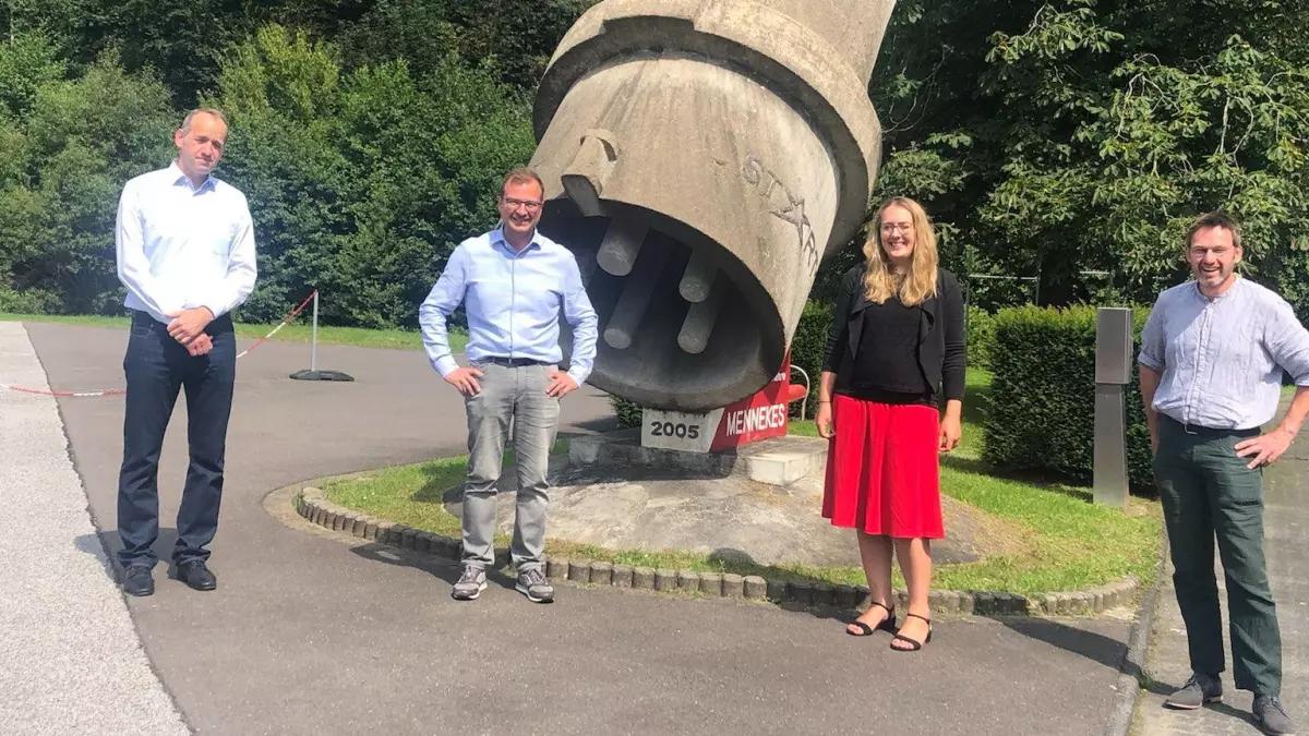 Beim Firmenbesuch in Kirchhundem (von links): Holger Thamm, Christopher Mennekes, Katharina Dröge und Gregor Kaiser.