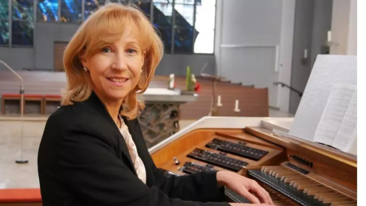 Dekanatskirchenmusikerin Helga Maria Lange.