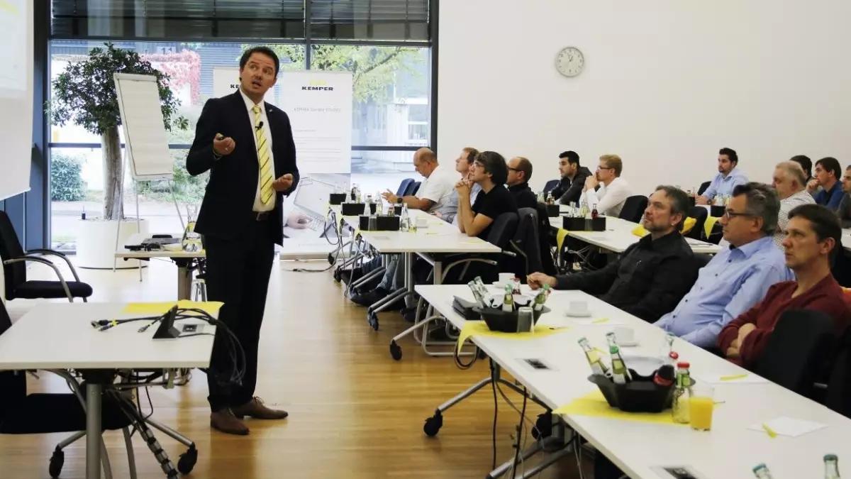 „Präsenz-Seminare“: Im Kemper Technikum werden wieder Besucher begrüßt.