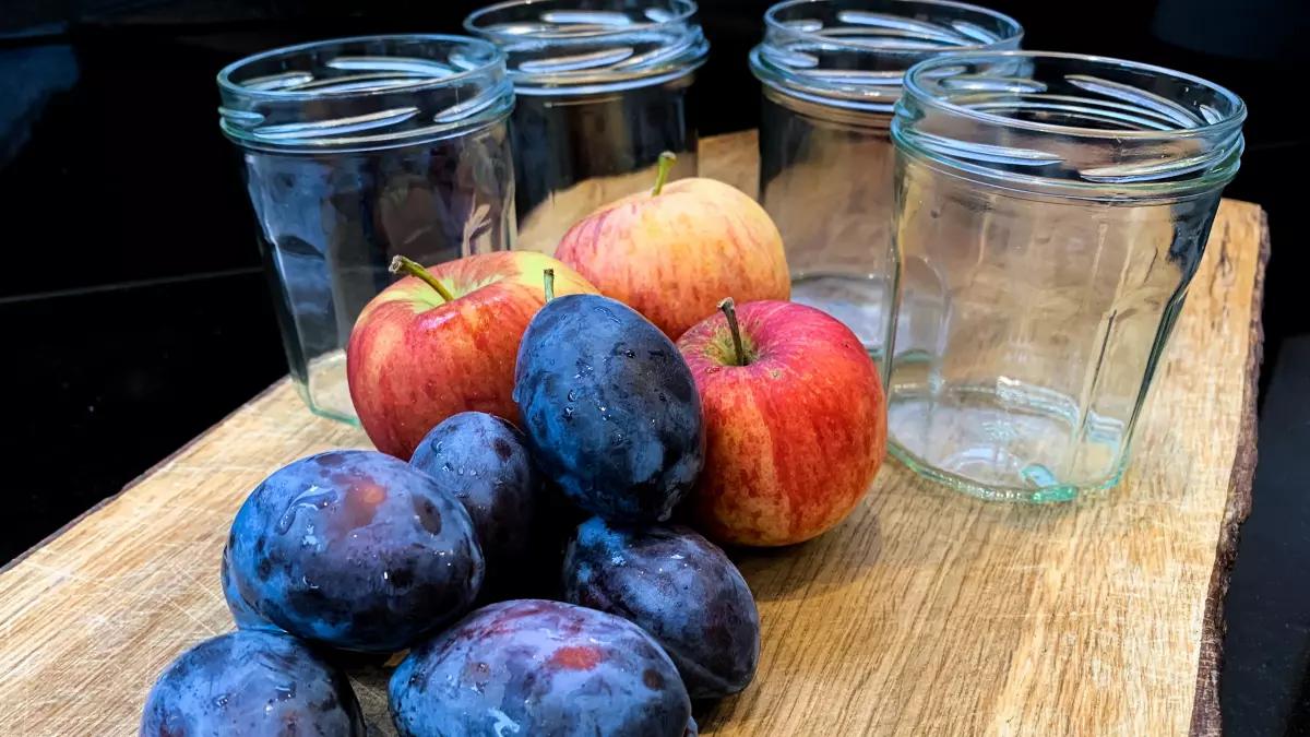 In ihrem Einkoch-Special zeigt euch Melli Heuel heute, wie man Kuchen im Glas zubereitet - lecker und praktisch!
