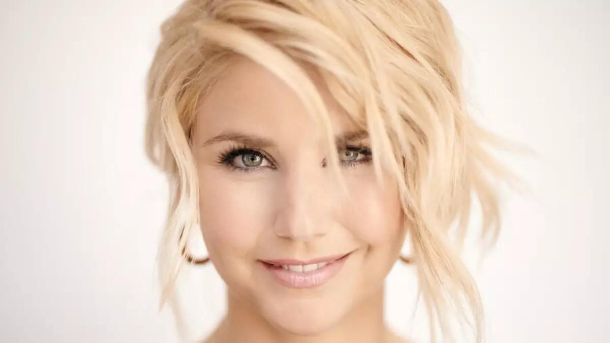 Schlagerikone Beatrice Egli tritt in der Hansestadt Attendorn auf.