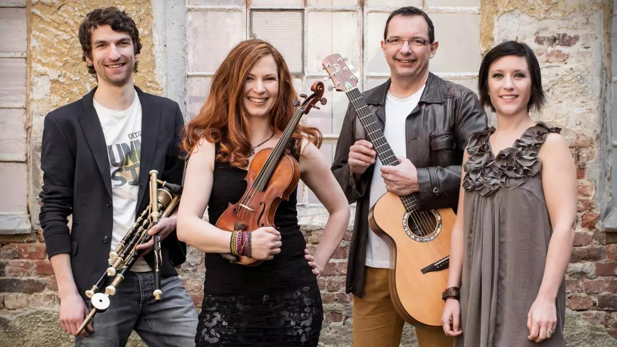 Die Celtic Folk-Band „CARA“ gastiert erneut in Hützemert.