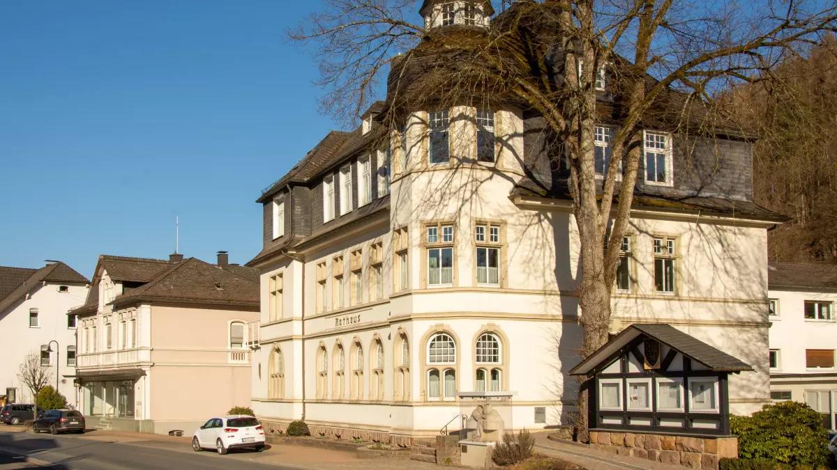 Das Rathaus der Gemeinde Kirchhundem.