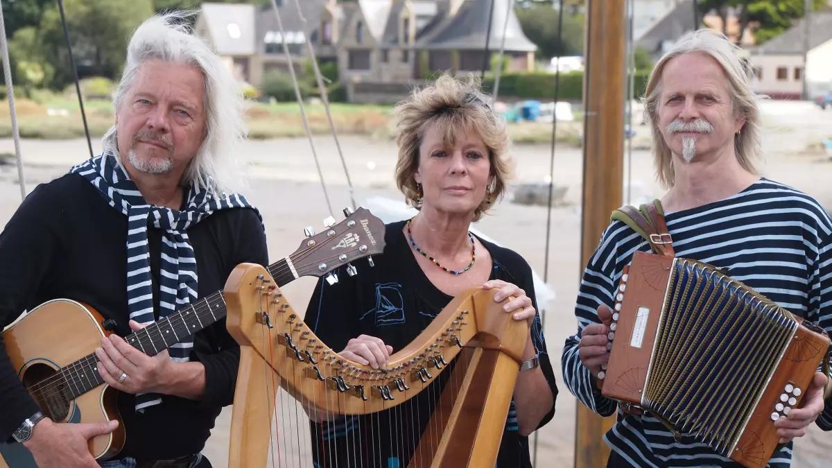 “An Eermining“ treten im Schrabben Hof auf.