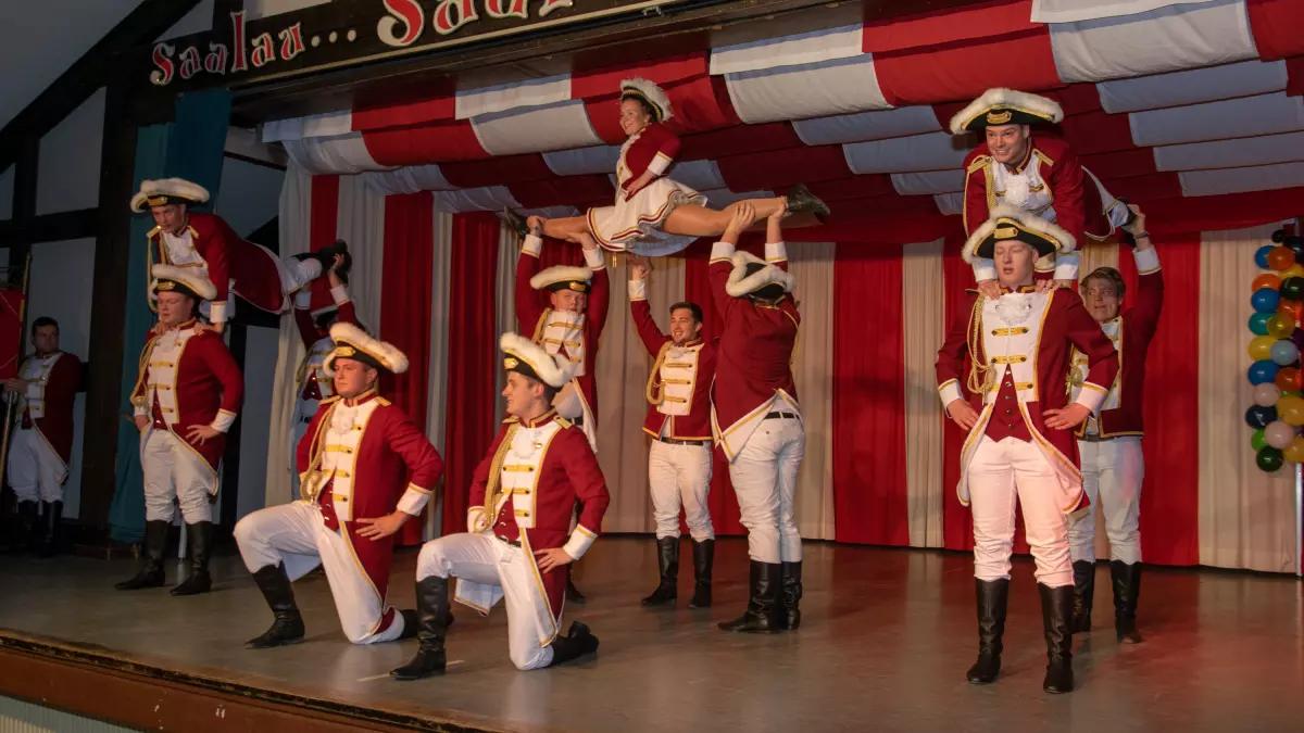 Die Tanzgarden freuen sich jetzt schon auf den 17. Gardeaufmarsch in Saalhausen im Kur- und Bürgerhaus.
