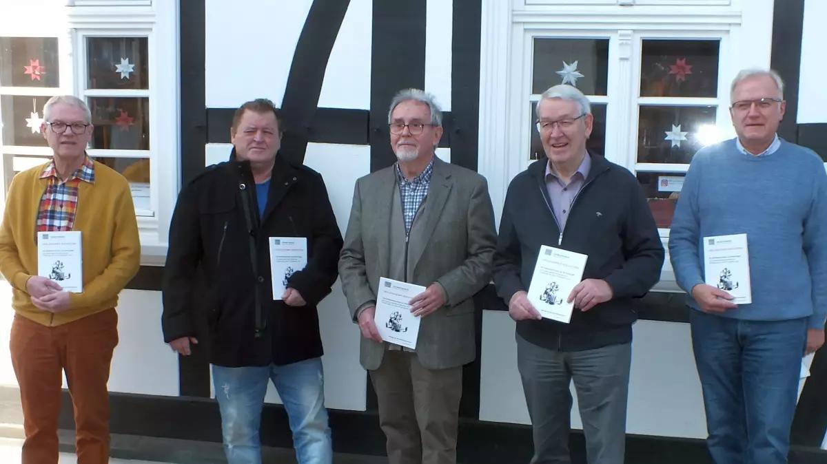 Von links: Heinz Joachim Sack, Michael Bieker, Dr. Peter Vitt, Walter Meinerzhagen, Dr. Stephan Schlösser.