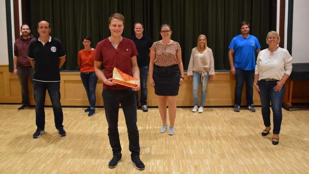 Der Vorstand der jetzt gegründeten Karnevalsgesellschaft Holzentrop.