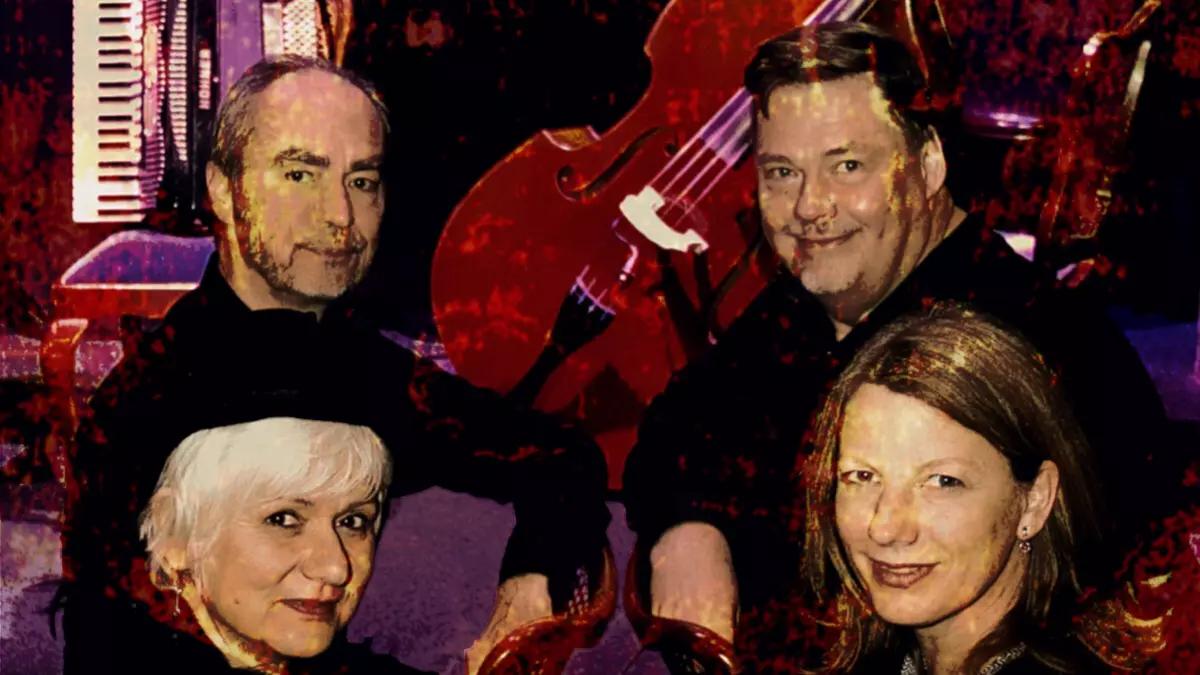 Casa Tango kommt in den Schrabben Hof.