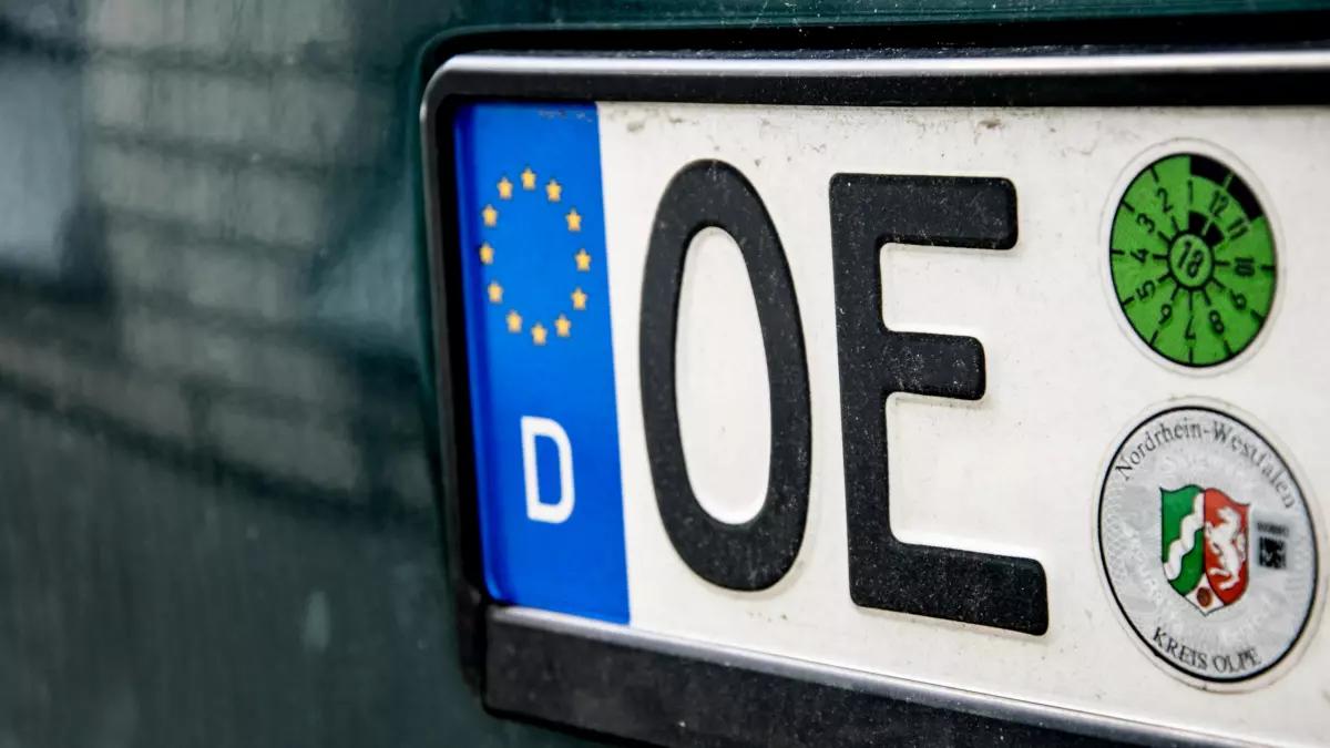 Sechs Diebstähle von Nummernschildern am Wochenende