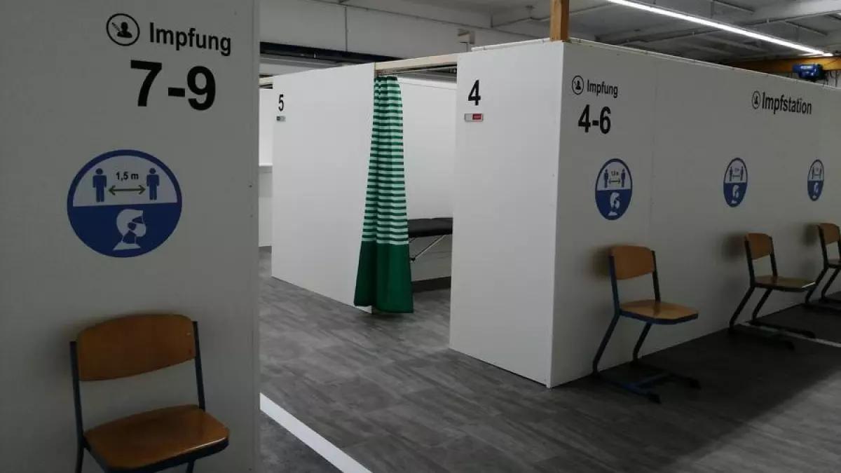 Innenaufnahmen aus dem Impfzentrum des Kreises Olpe.
