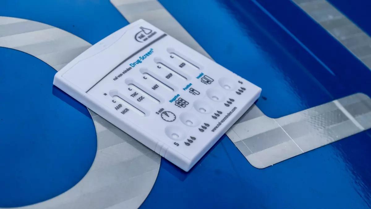 Pkw-Fahrer unter Drogeneinfluss in Wenden gestoppt – Haftbefehl lag vor