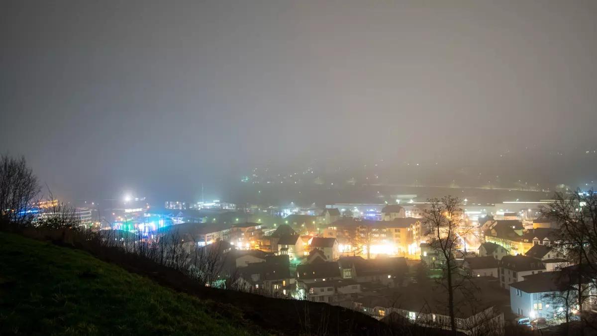 Außer Spesen nichts gewesen: Vom Feuerwerk war über der Hansestadt am Freitagabend, 14. Januar, nichts zu sehen.