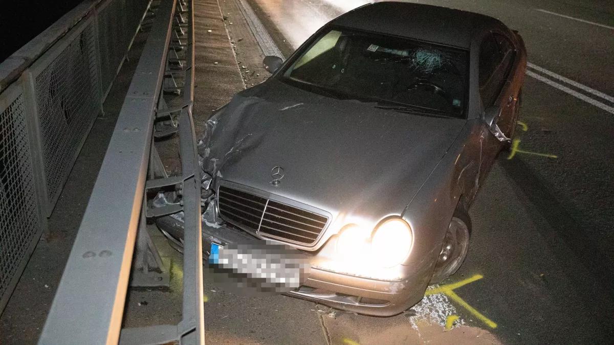 An den Fahrzeugen entstand hoher Sachschaden.