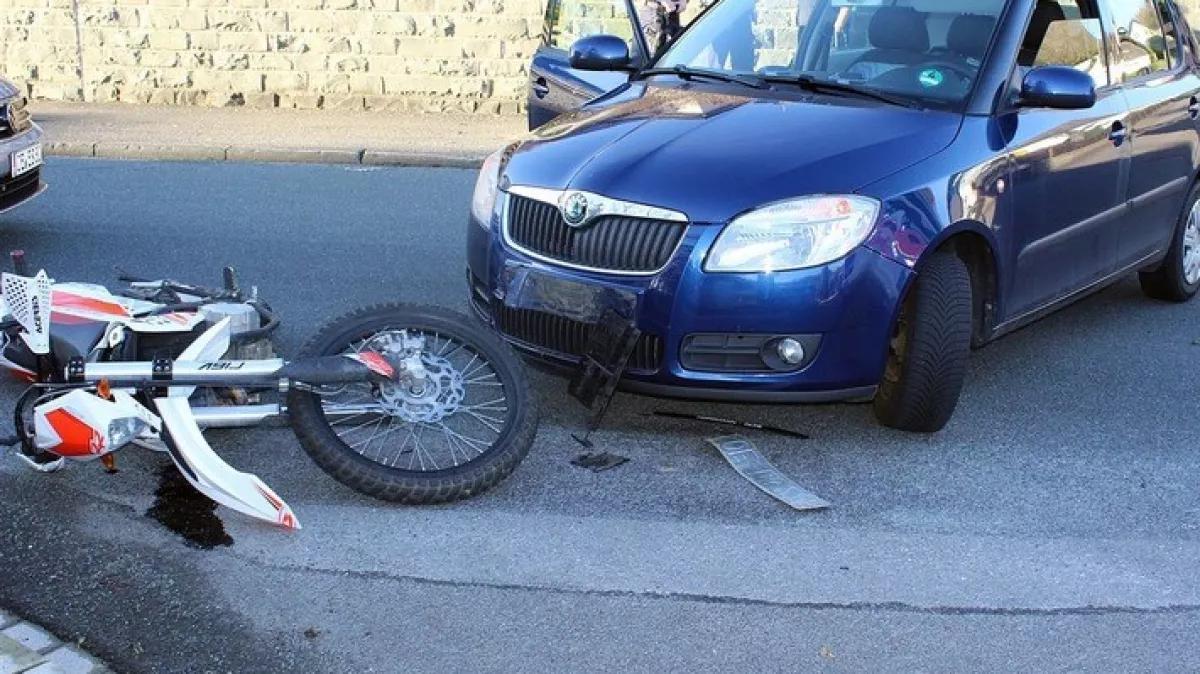 Die beschädigten Fahrzeuge