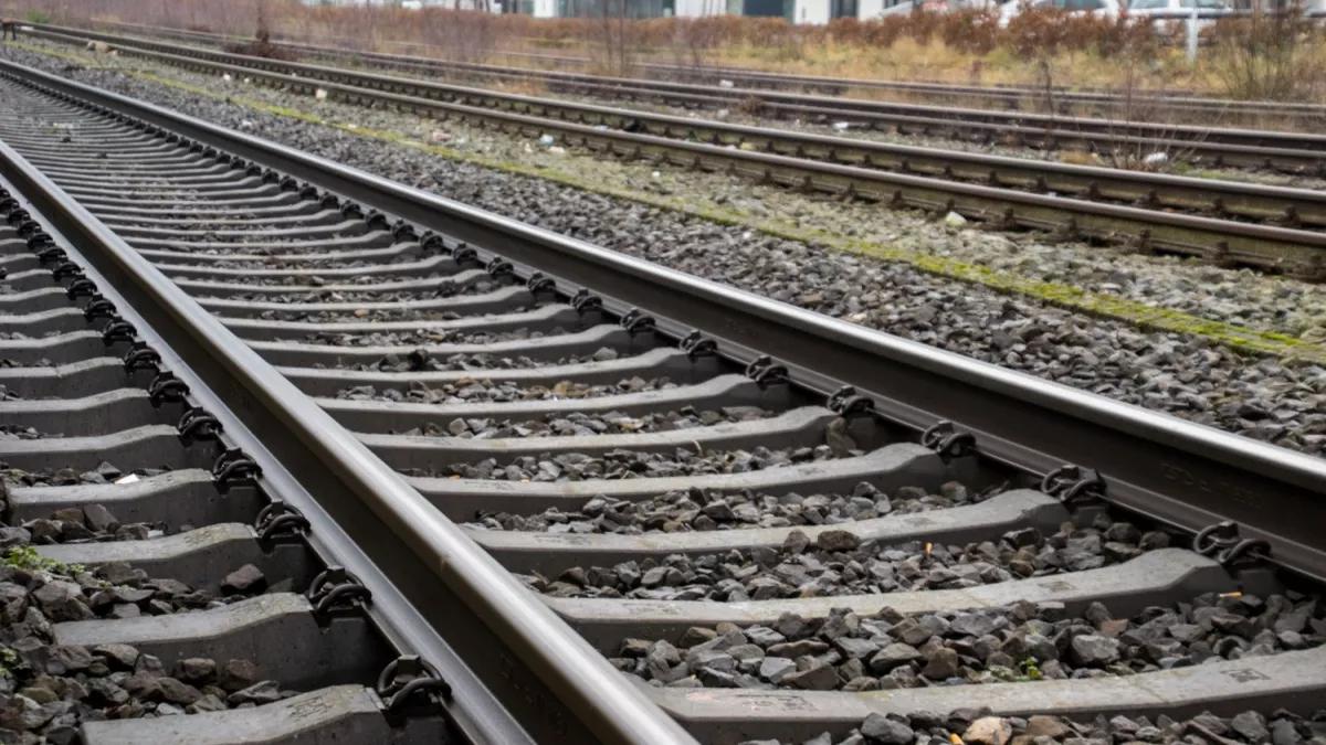 Keine Chance, das Fahrzeug zu bewegen: Der Zug kollidierte ungebremst mit dem Pkw.